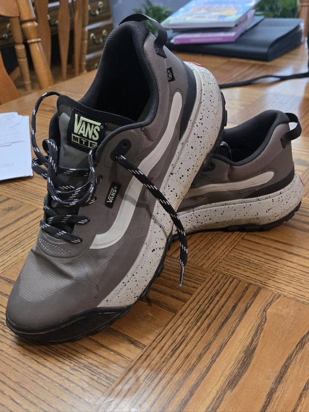 Mens Size 11 Vans MTE Crosspath